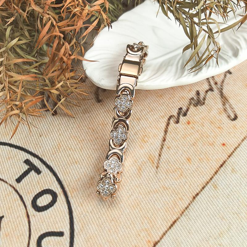 AURELIA – Elegant Magnetic Copper Bangle
