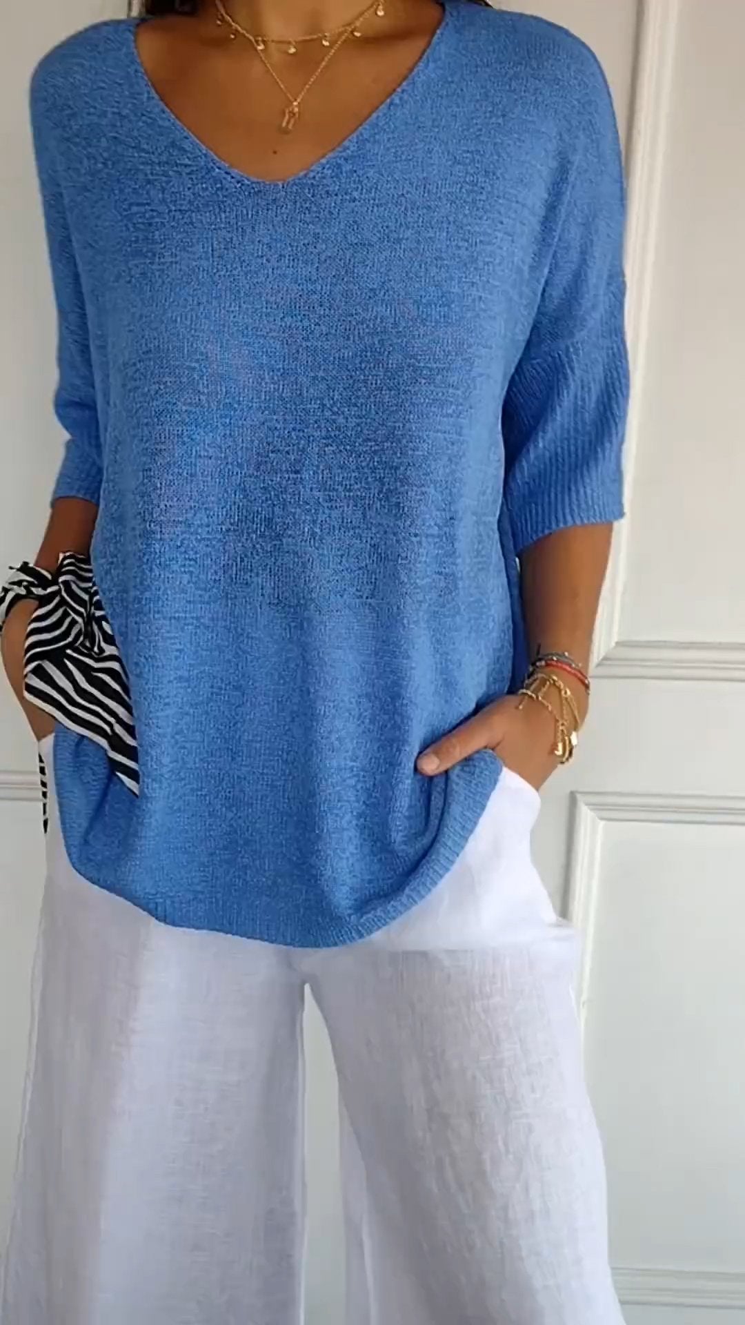 LAUREN - Casual V-Neck Top