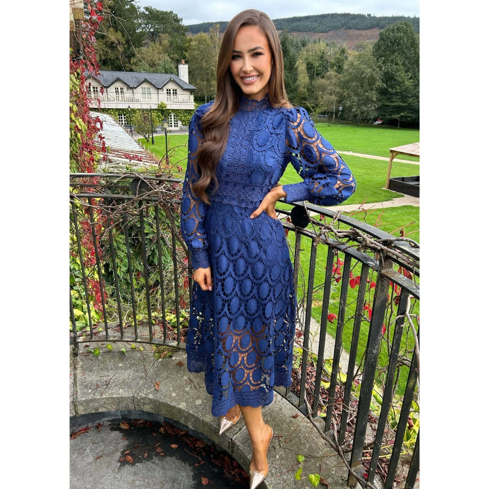 NOA – Delicate Lace Midi Dress