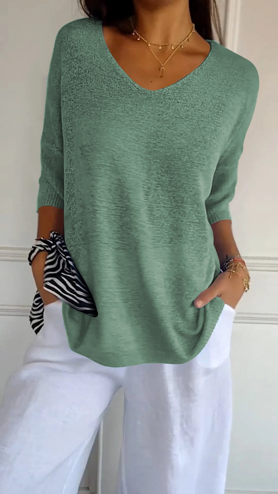 LAUREN - Casual V-Neck Top