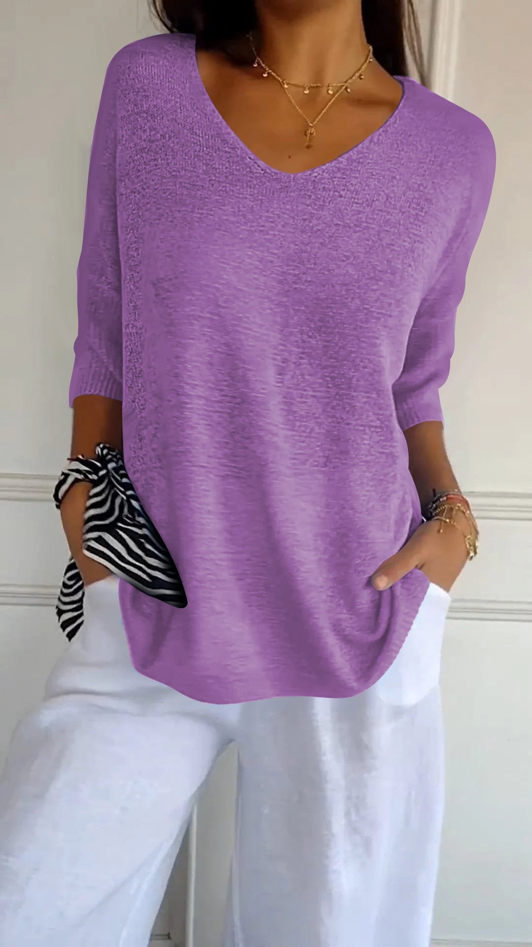 LAUREN - Casual V-Neck Top