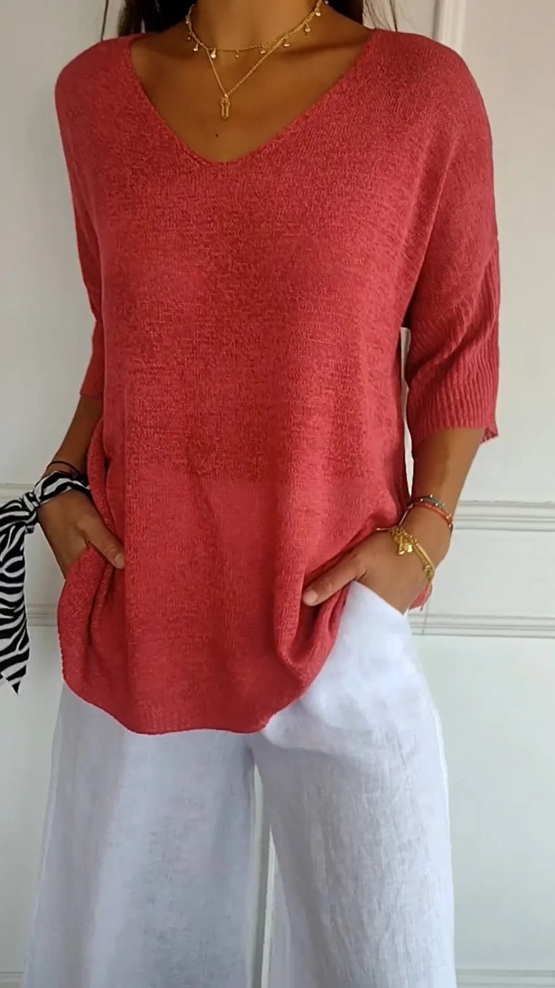 LAUREN - Casual V-Neck Top