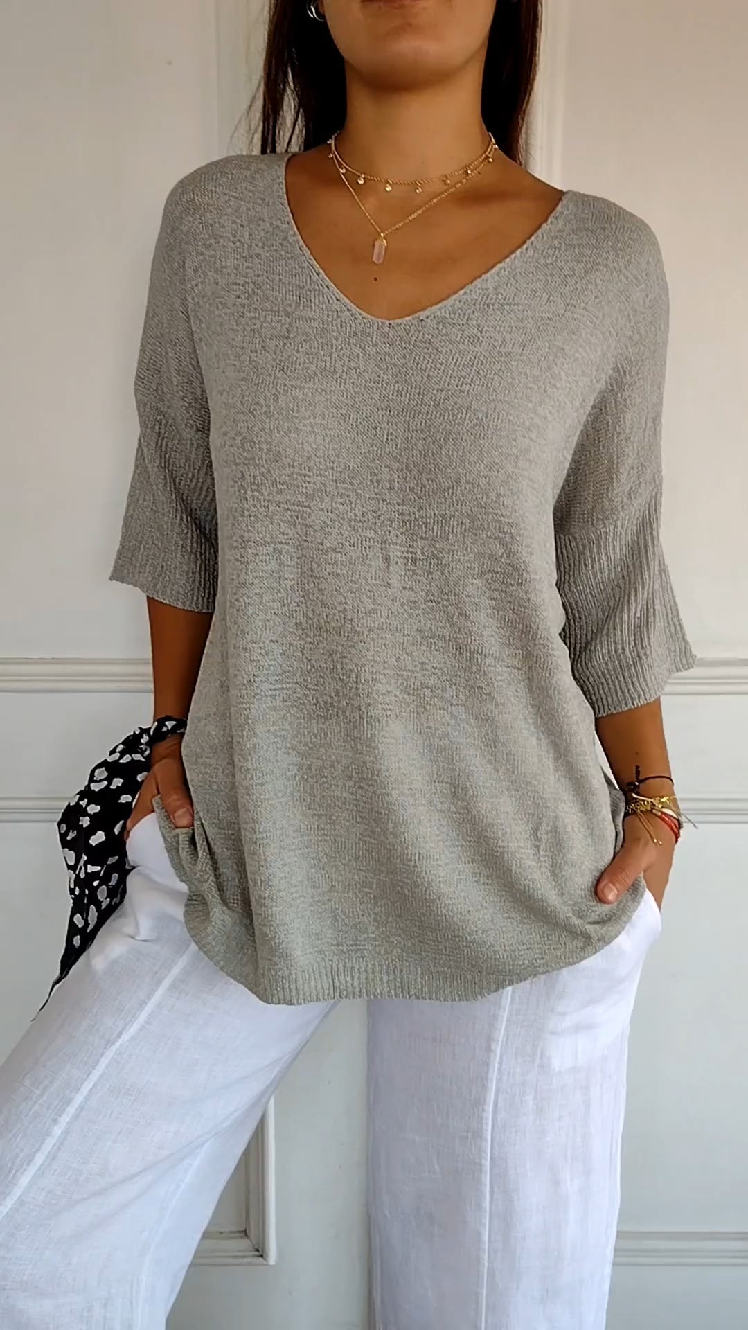 LAUREN - Casual V-Neck Top