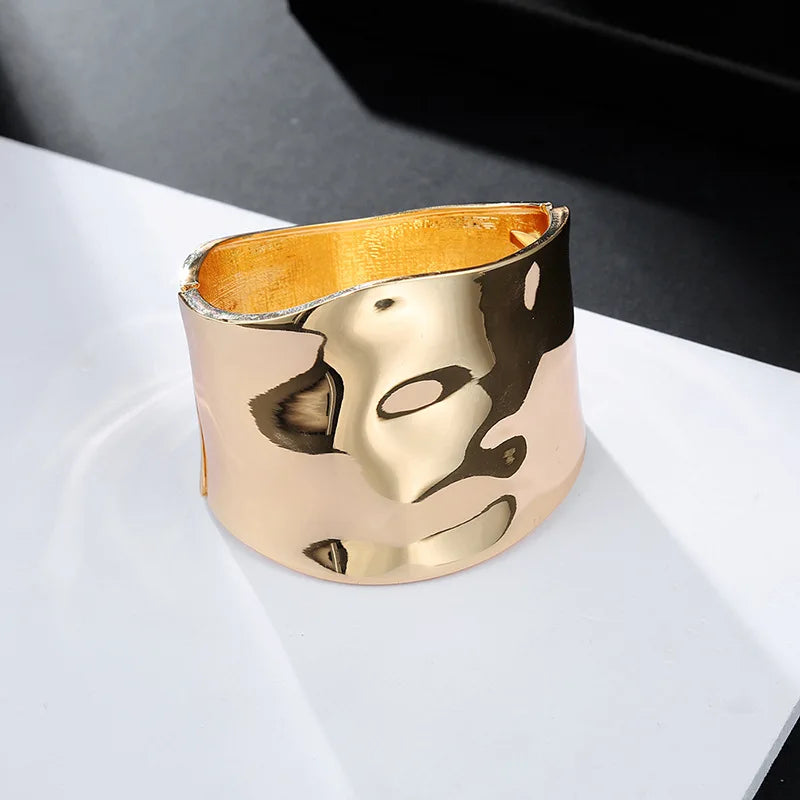 RAYNA – Chic Asymmetric Statement Bangle