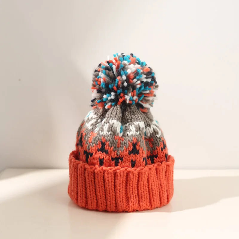TAMARA– Cozy Snowflake Pom Beanie
