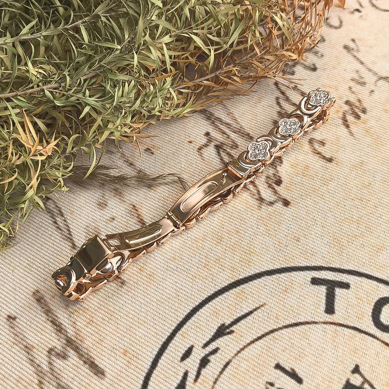 AURELIA – Elegant Magnetic Copper Bangle